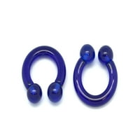 Prozirna okrugla šipka-kraljevski plavi akrilni piercing potkove